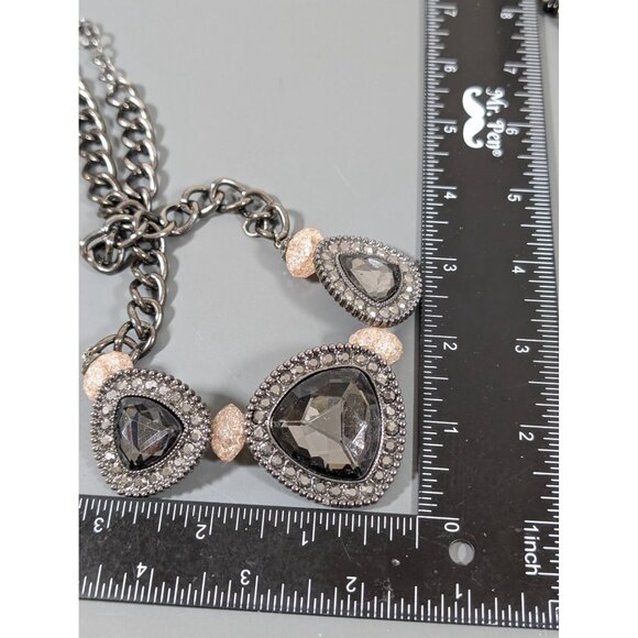 Simply Vera Wang Gray Triangle Glass Cabochon Rhinestone Statement Necklace Bold - Picture 7 of 7
